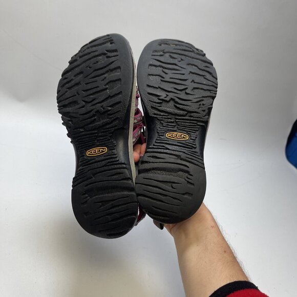 Keen Sandals Womens Size 8 US Hiking Magnet Sangria Pink / Gray Waterproof - Picture 5 of 12